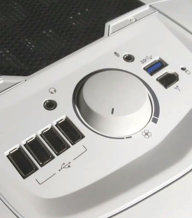 PCケース(自作PC用) Corsair Graphite Series600 TCC600TWM-WHT