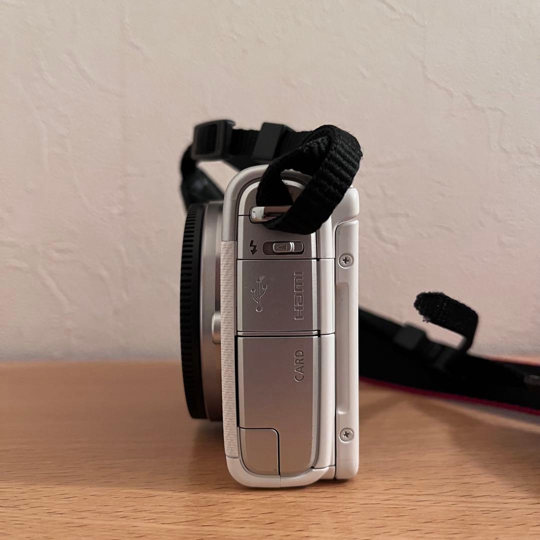 【美品】Canon EOS M100 ミラーレス一眼カメラ ダブルレンズキット