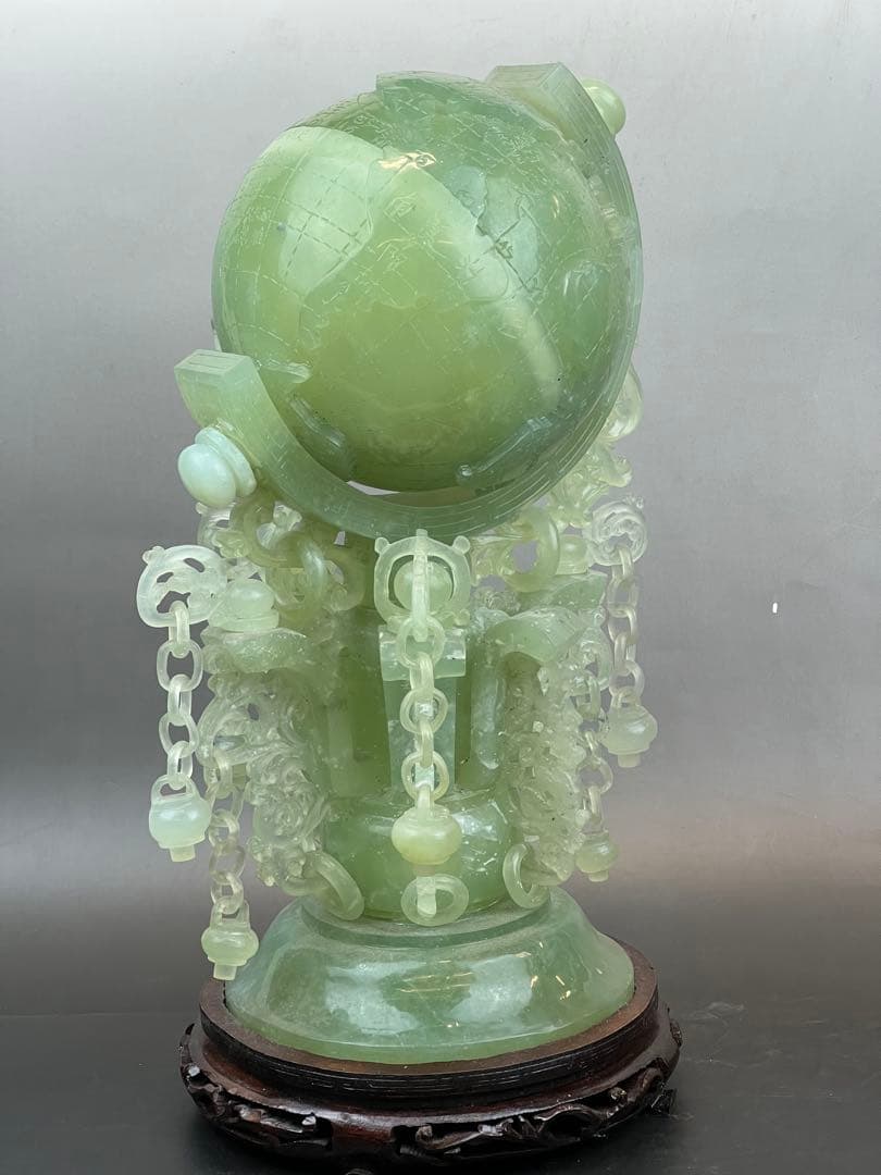 美品　翡翠地球儀　高さ39cm 重さ 5500g 置物　送料込み￼