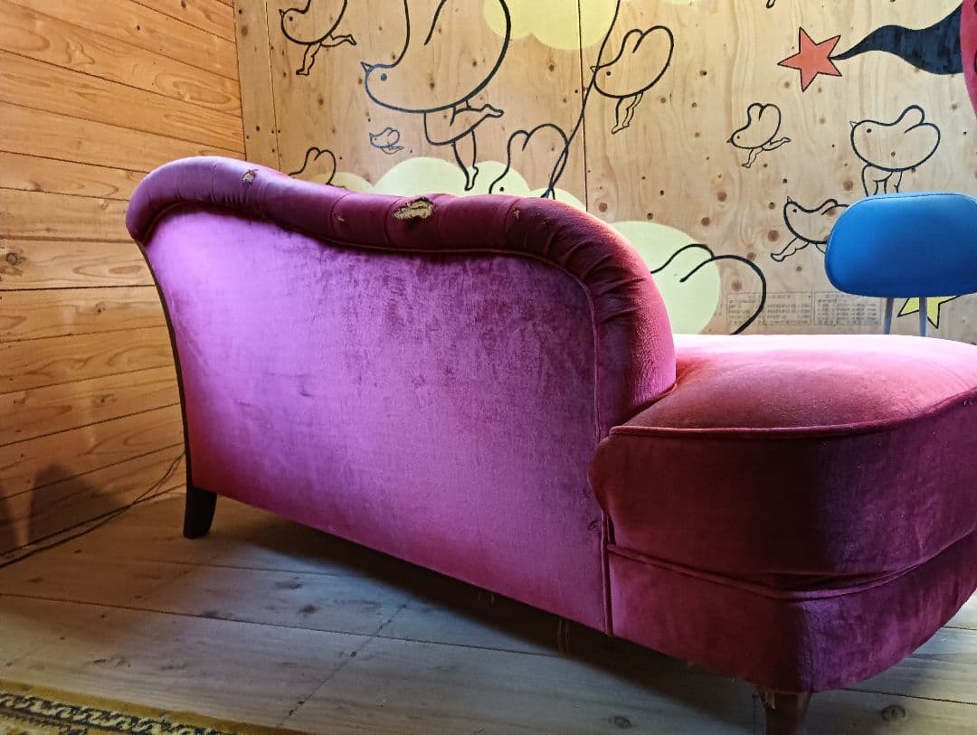 2-3人掛け　ワインレッド　ベルベットソファ　昭和ロマン