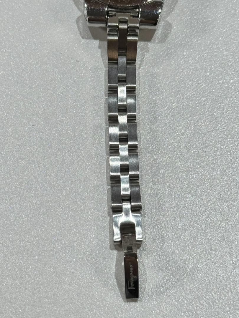 フェラガモ ガンチーニ 赤文字盤 動作品 FBF121807960248