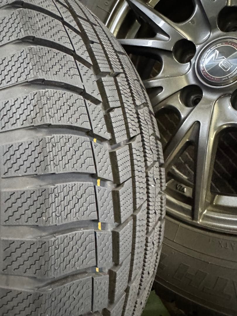 トーヨー　ウィンタートランパス　タイヤ・ホイールセット　215/70R16