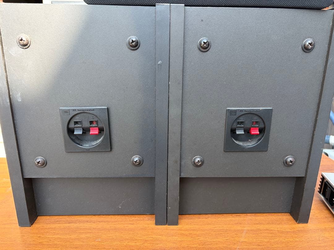 J123PRO ブックシェルフスピーカー