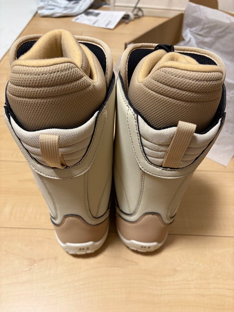 女性用スノーボードブーツ　ビジョンピークス 24.5 新品、未使用