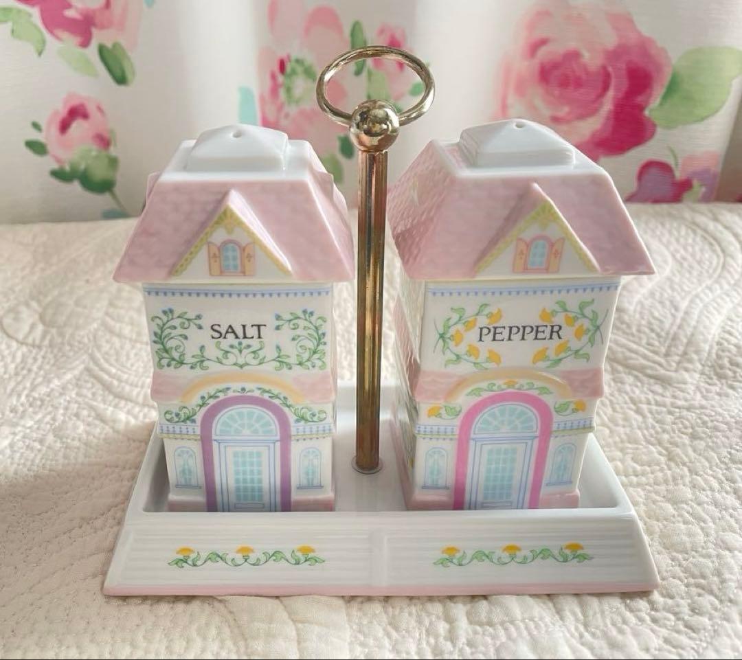 【新品】調味料入れ　レノックス　箱あり　ビレッジソルトペッパーセット