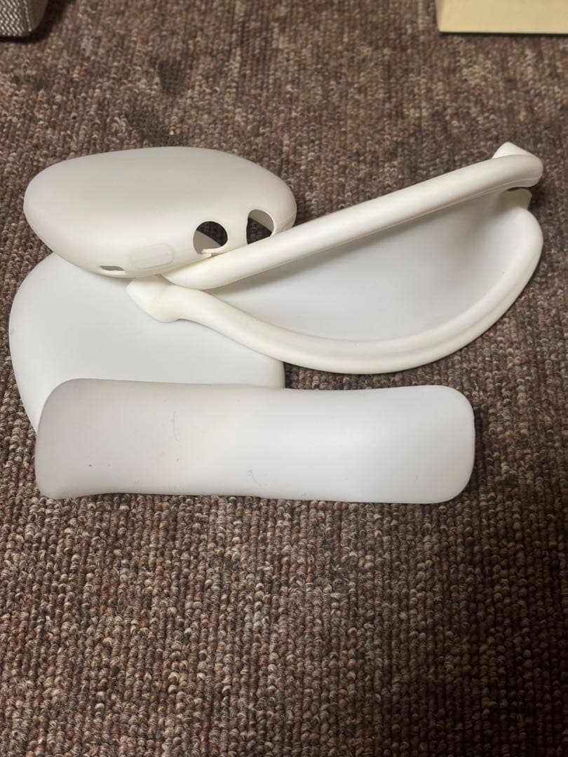 AirPods本体 シルバー オーバーイヤータイプ