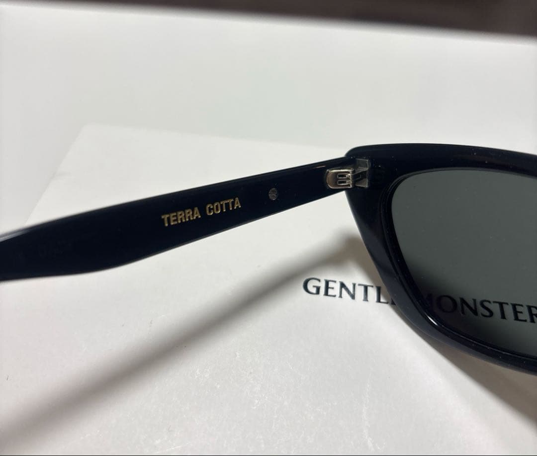 Gentle Monster ジェントルモンスター Terra Cotta 01