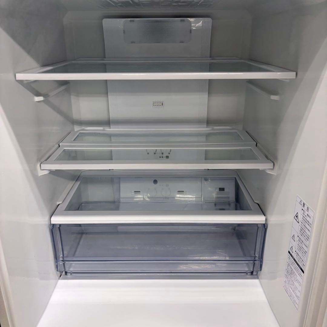 590 冷蔵庫　大型　右開き　一人暮らし　家庭向け　大人気　極美品
