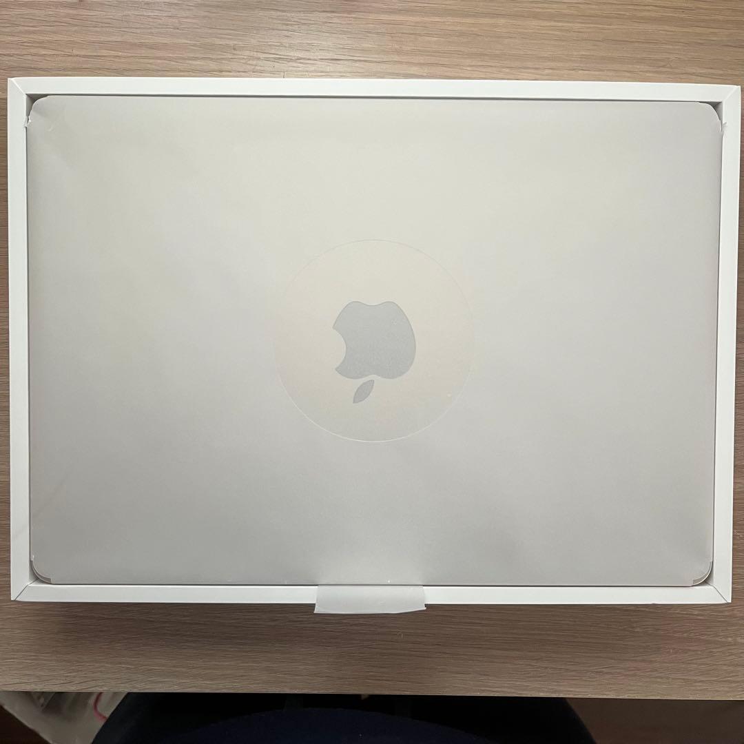 【 美品 】 MacBook Air M2 スターライト8GB 256GB