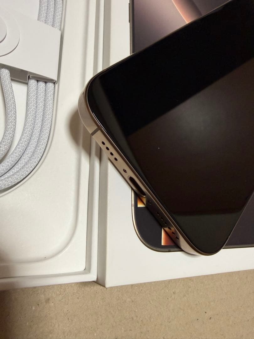 [超美品] iPhone16Pro Max 512GBデザートチタニウム