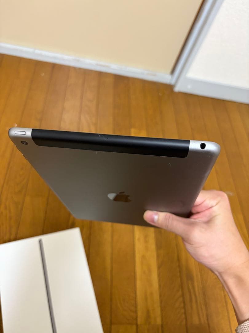 Apple iPad (第5世代) 64GB バテッリ容量95%