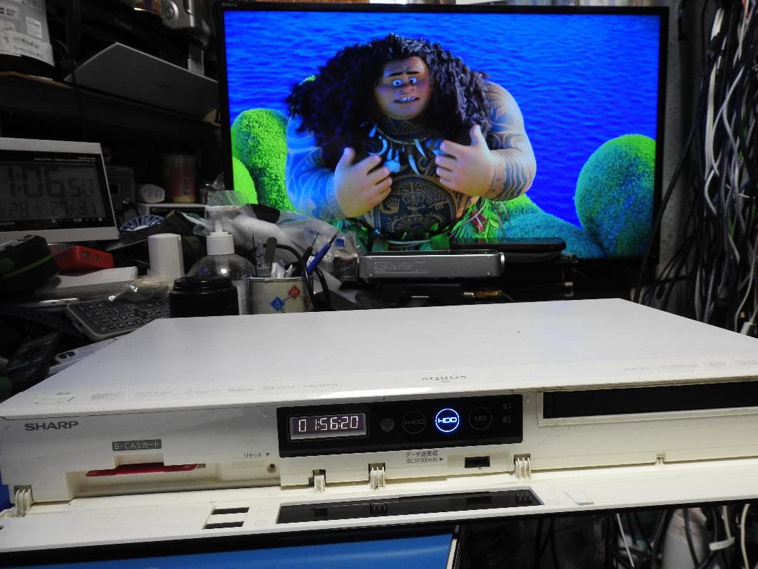 SHARP BD-W1800W ブルーレイレコーダー　2番組録画