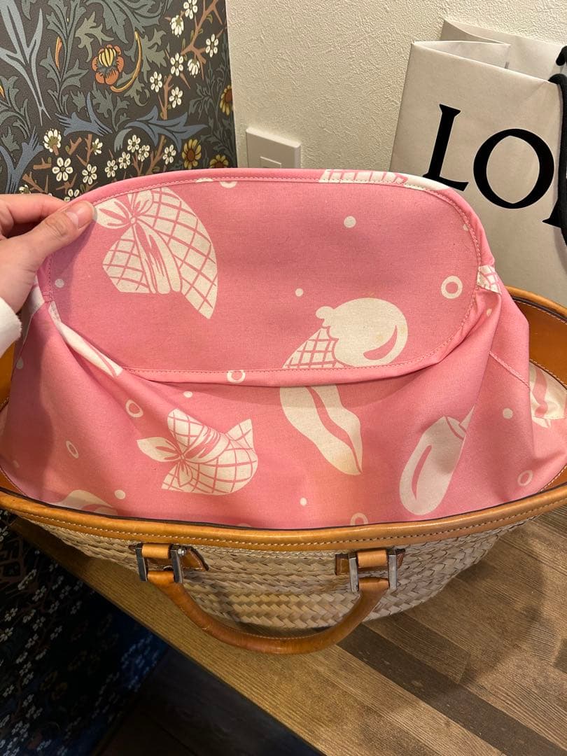 LOEWE ベージュ ストロートートバッグ