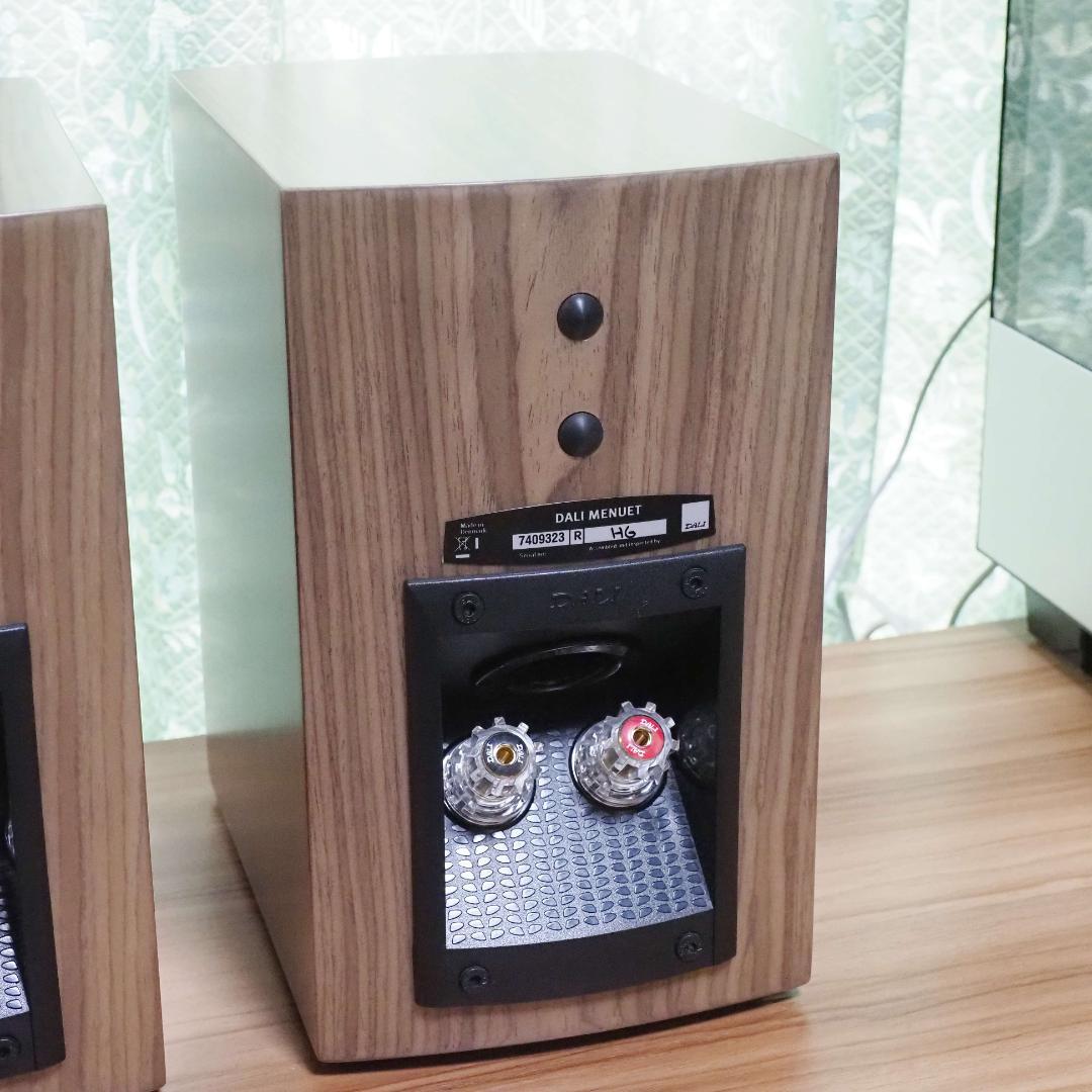 MENUET （2本）　ウォールナット色（美品）