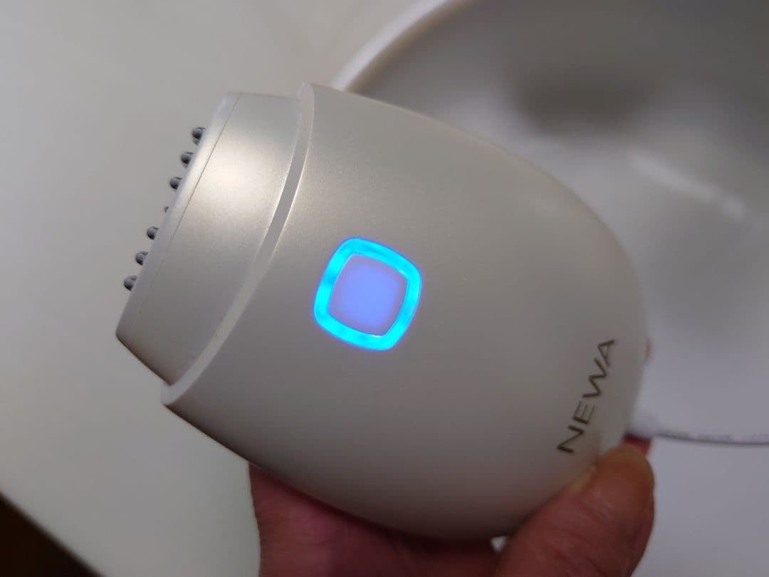NEWA 美顔器 本体 付属品あり