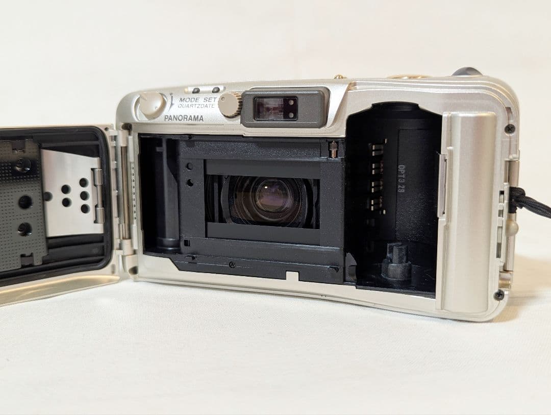 OLYMPUS コンパクトフィルムカメラ μ[mju] ZOOM 105