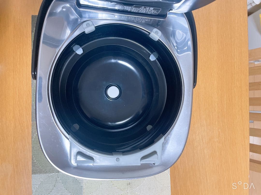 東芝　真空圧力IHジャー炊飯器　RC-10VSV 5,5合　23年製　動作保証