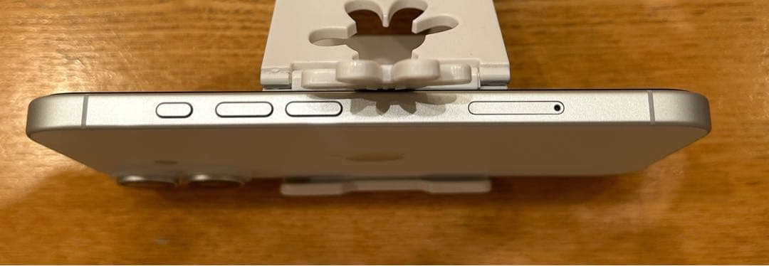 極美品 Apple iPhone16 ホワイト 本体　128GB SIMフリー