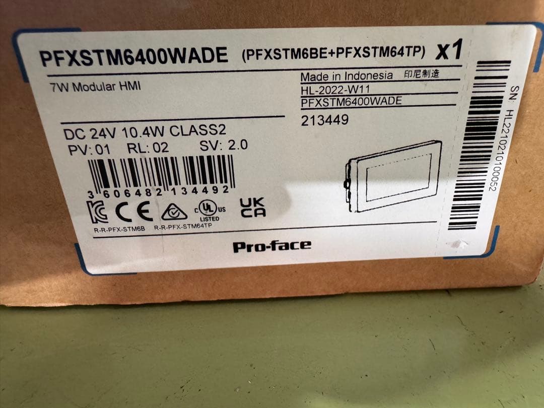 新品未使用 Pro-face タッチパネル　PFXSTM6400WADE