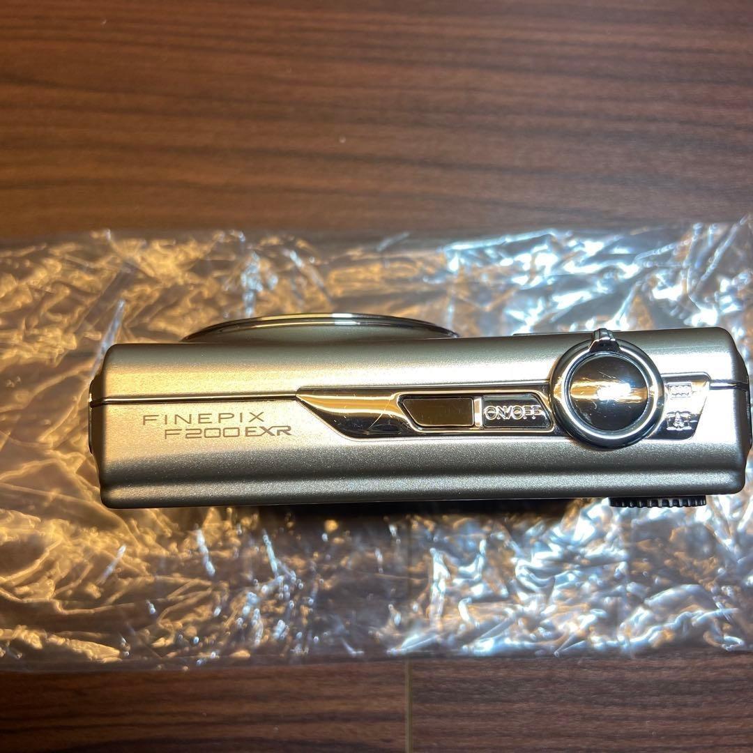FUJIFILM FinePix F200 EXR デジカメ ほぼ新品 4641