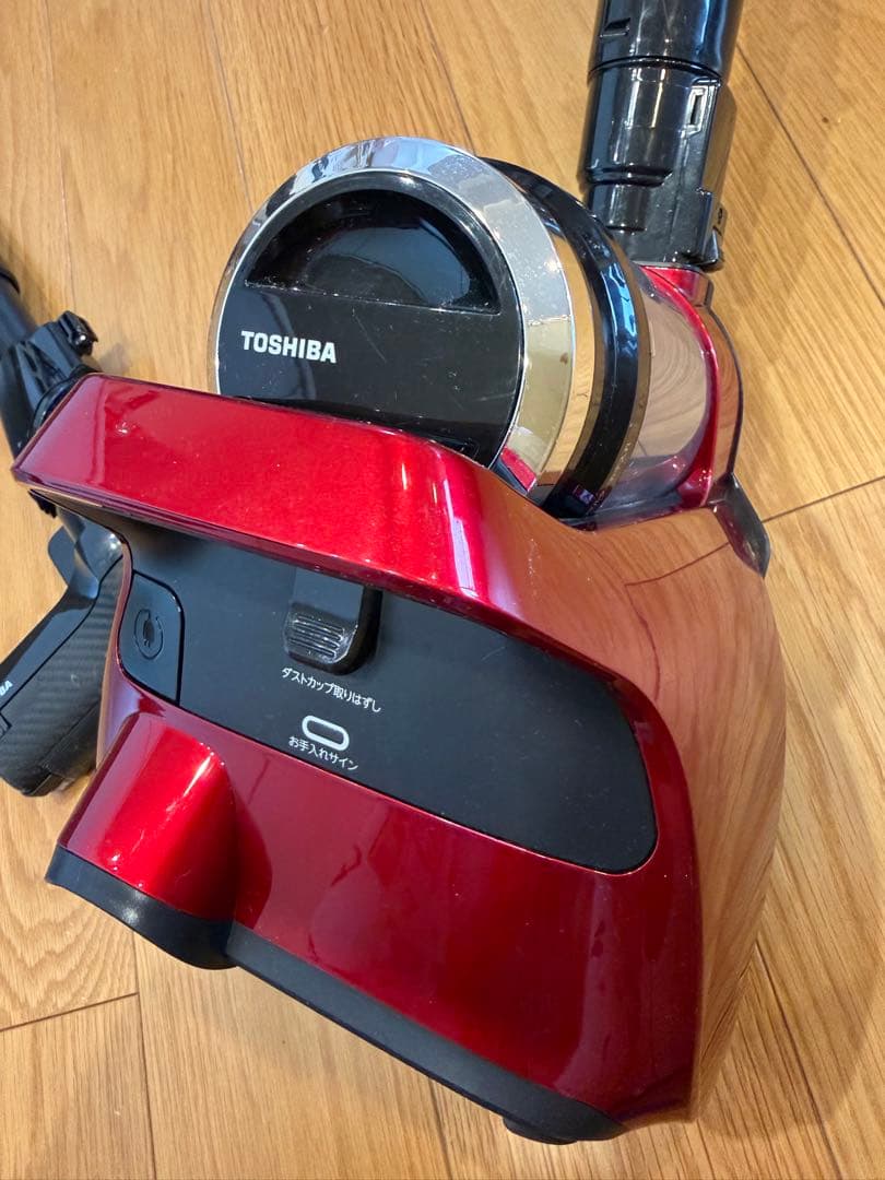 東芝　サイクロン式クリーナー トルネオ VC-C7(R) 掃除機　2023年製
