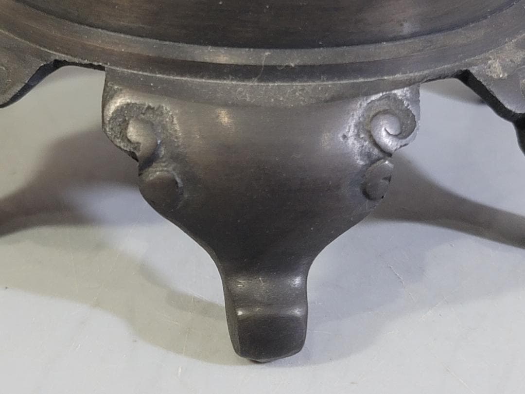 銅 獅子蓋 松鶴 蓮鶴 窓図 香炉 菊紋 DT277