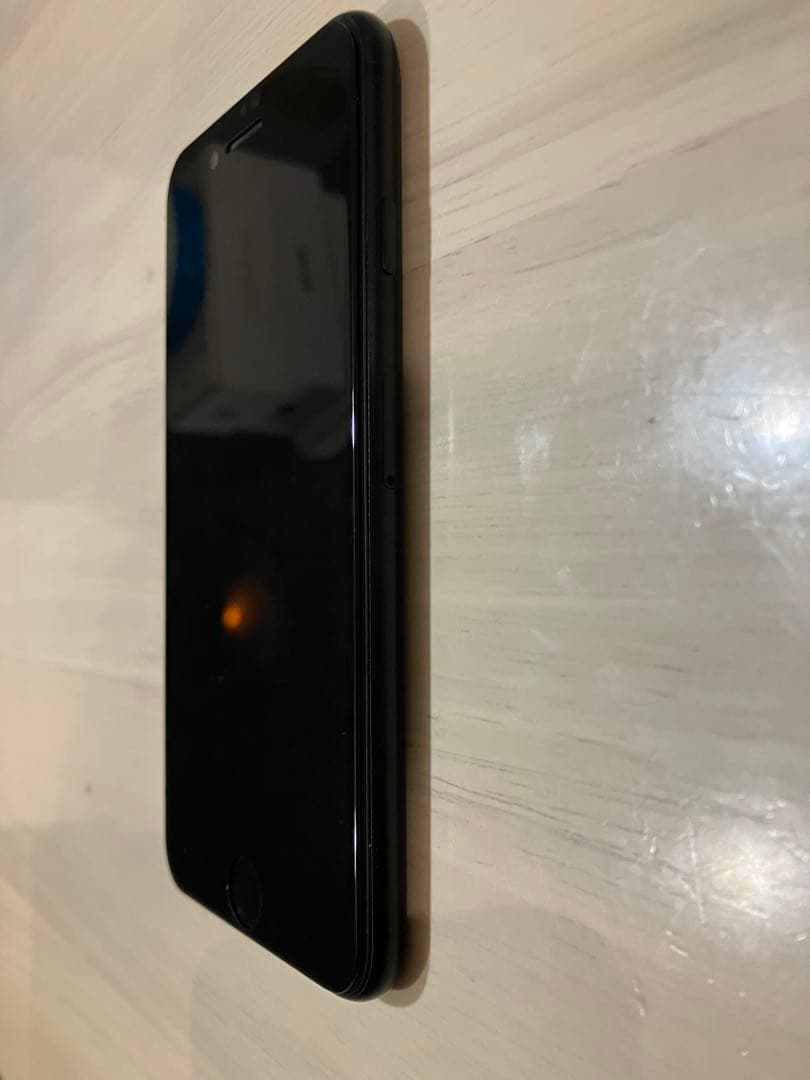 iPhone SE 第2世代 64GB 最大容量74% 横線あり 美品