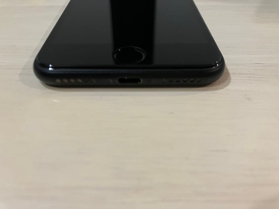 iPhone SE 第2世代 64GB 最大容量74% 横線あり 美品