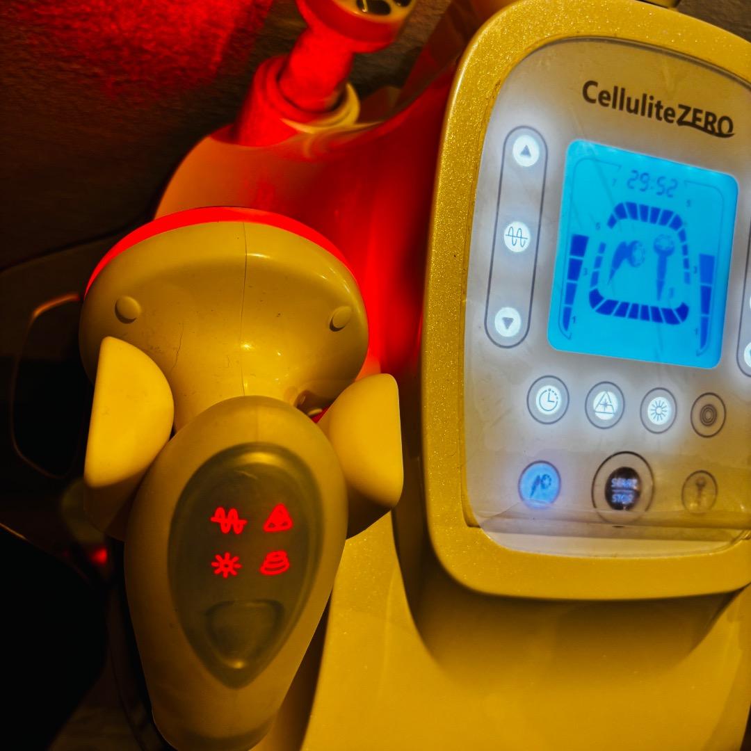 Cellulite ZERO （セルライトゼロ） 専用台座付　ワールドジャパン