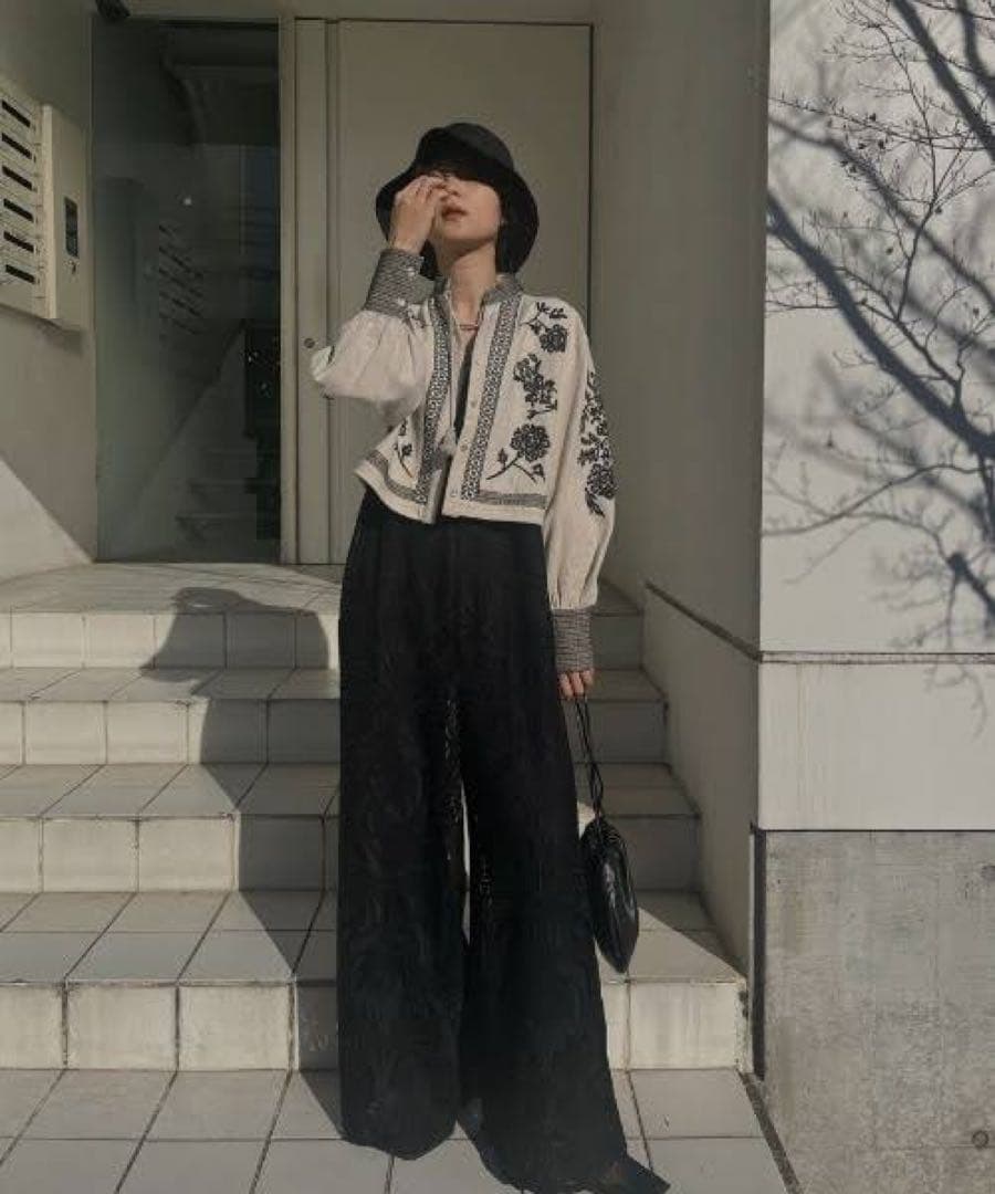 ⭐︎値下げ不可 アメリヴィンテージ FLOWER EMBROIDERY SHIRT