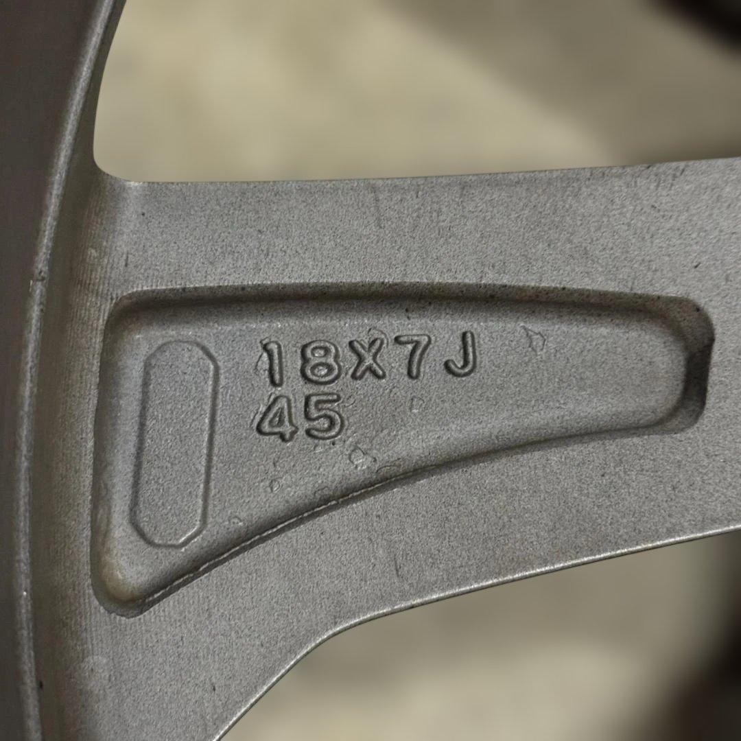 ロ*グ様 【純正流用✨️】エクストレイル 純正 ホイール セレナにて使用 18イ