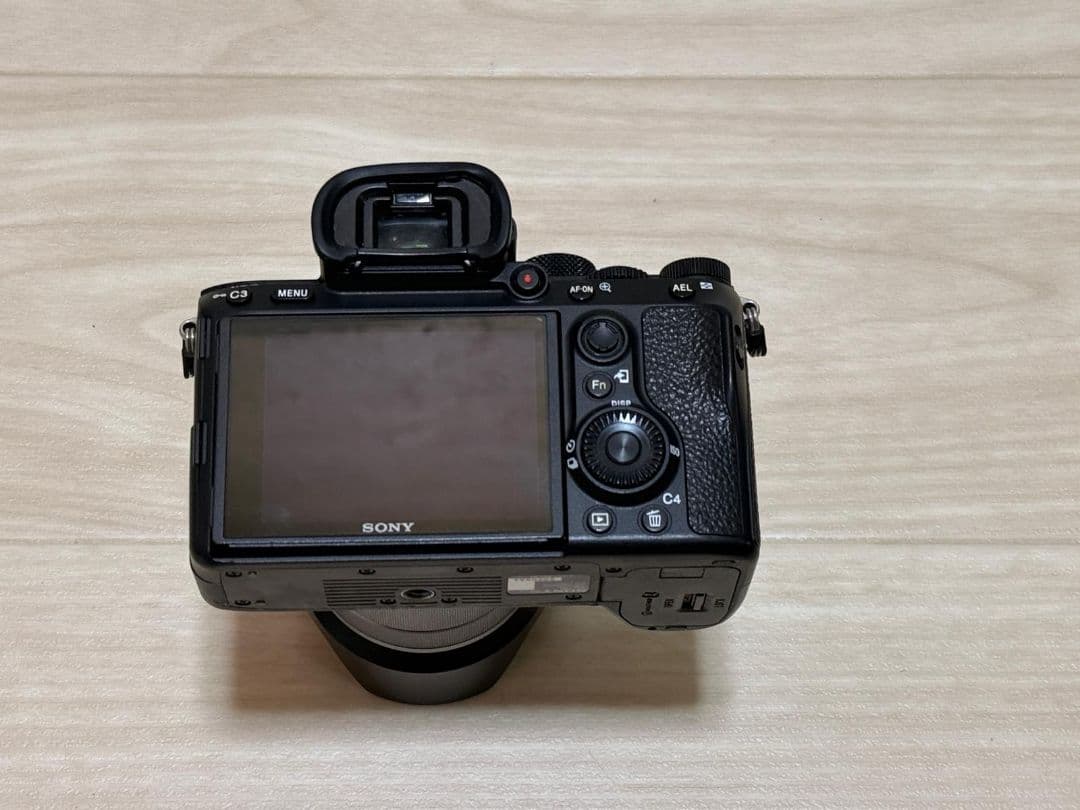 SONY α7 III デジタル一眼レフ 標準ズームレンズ付き ILCE 7M3
