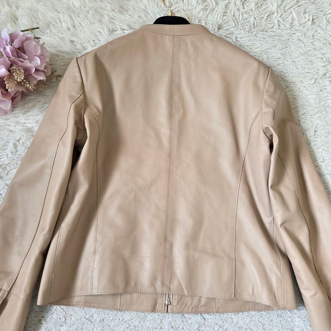 21年モデル 美品 23区 ラムレザー ノーカラージャケット 40 L ベージュ