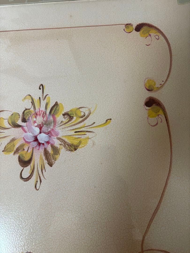 ロココ調飾り棚