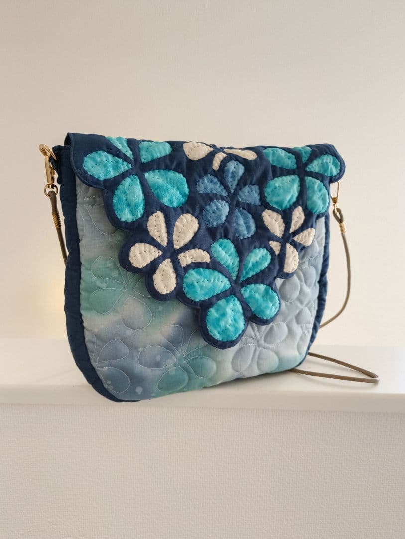 ハワイアンキルト　ハンドメイド　フラップ付きショルダーバッグ