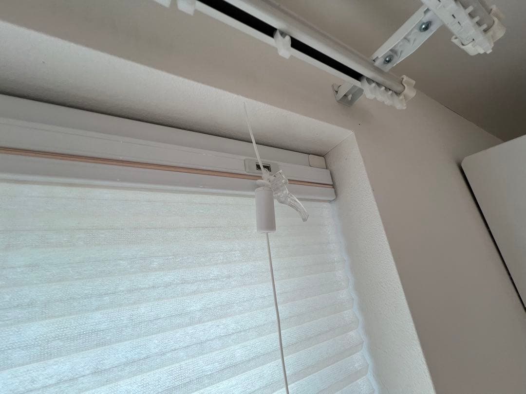 TUISS DECOR 採光トップダウンハニカムシェード