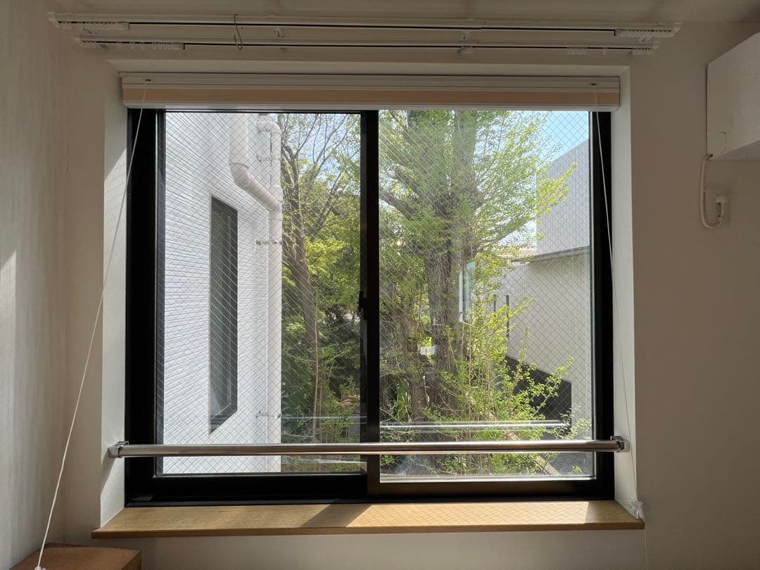 TUISS DECOR 採光トップダウンハニカムシェード