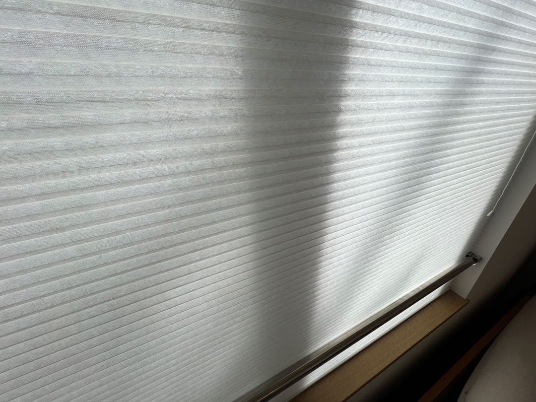 TUISS DECOR 採光トップダウンハニカムシェード