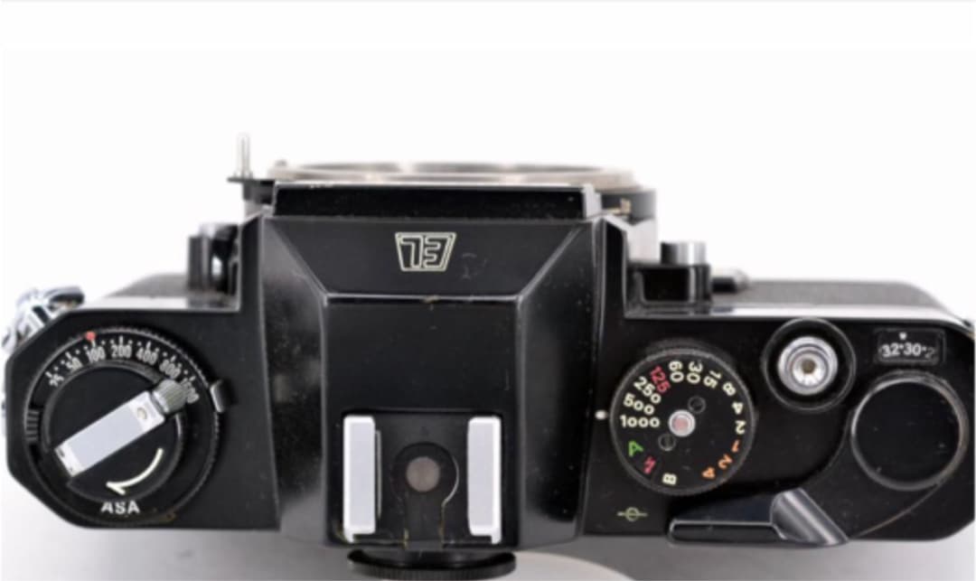 Nikon Nikomat EL 35mm フィルム一眼レフカメラ＋レンズ