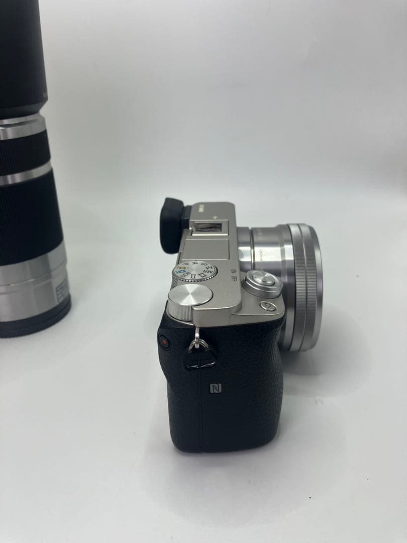 【返品保証・動作良好】SONY α6000 ダブルズームレンズキット シルバー