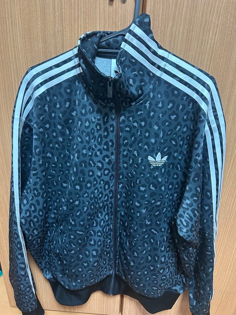 アディダス ヒョウ柄 ジャケット