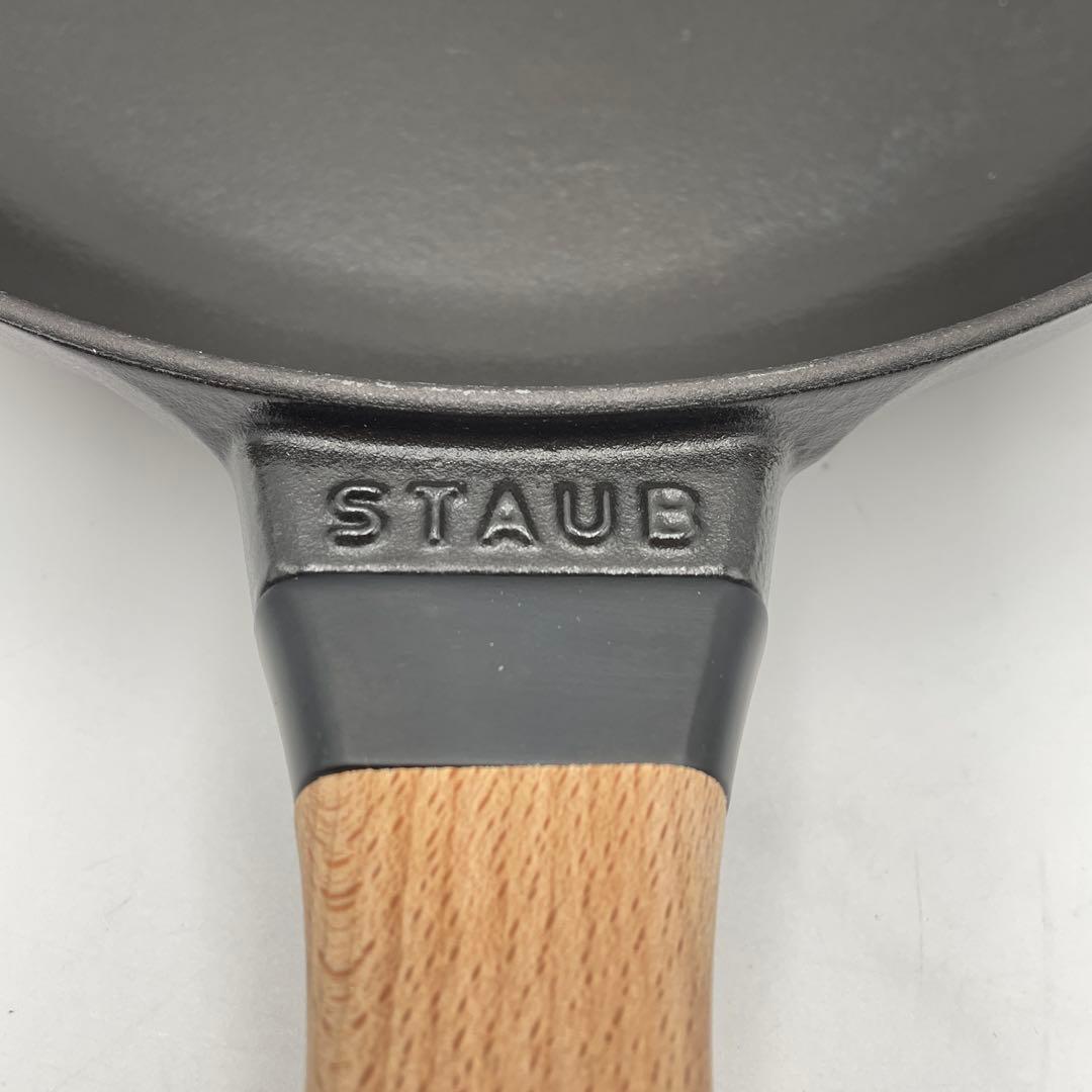 美品】ストウブ（Staub）ウッドハンドルフライパン 24cm IH/ガス火対応