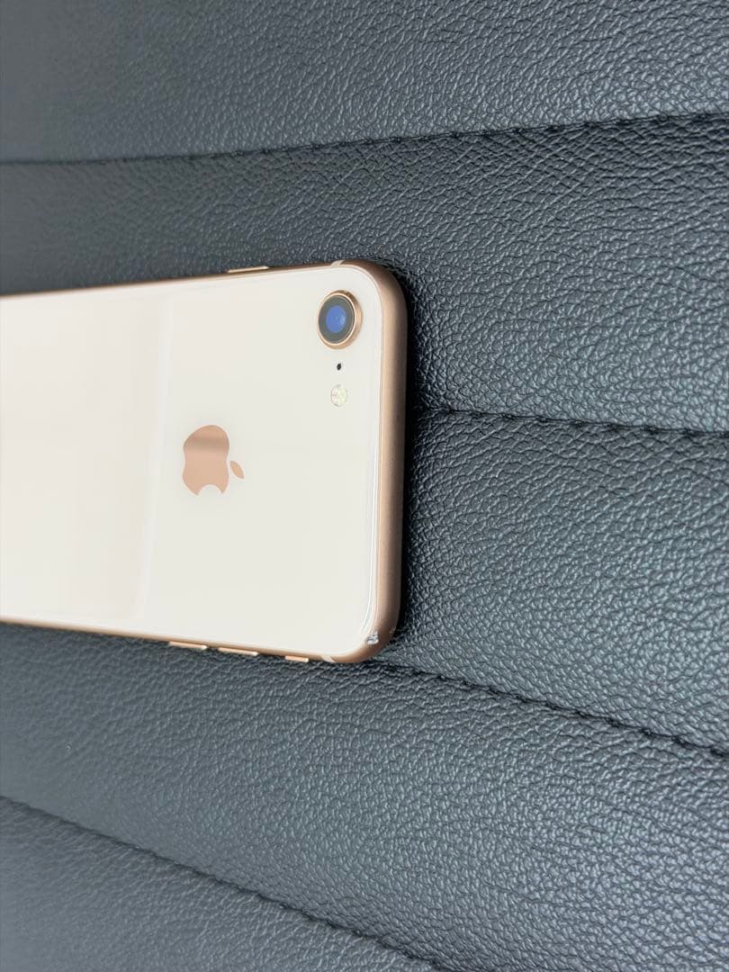 Apple iPhone 8 64GB ゴールド　美品　simフリー