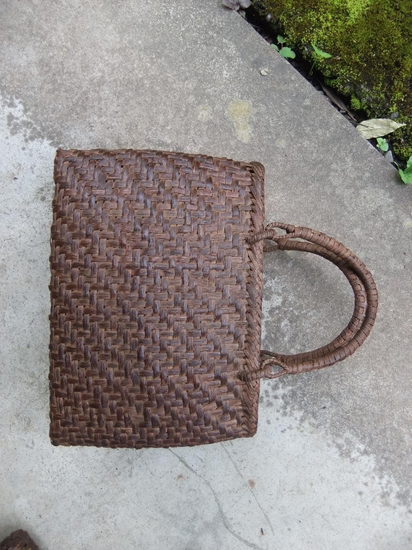 古い山葡萄のカゴ 　山ぶどう籠