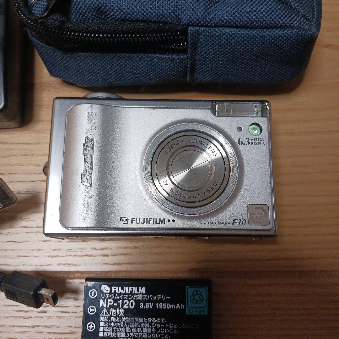 FUJIFILM FinePix　F10 コンパクトデジタルカメラ