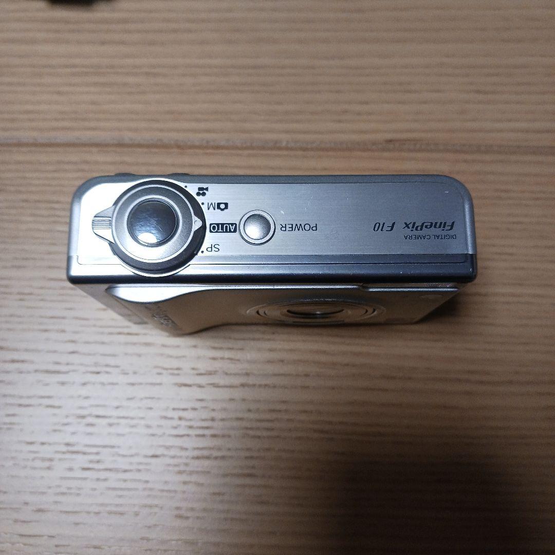 FUJIFILM FinePix　F10 コンパクトデジタルカメラ