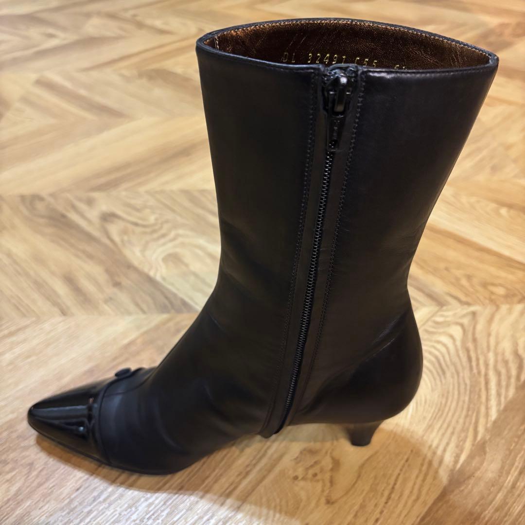 【極美品】サルヴァトーレフェラガモ レザーショートブーツ サイドジップ 24cm