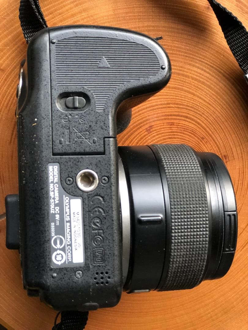 OLYMPUS SP-570UZ デジタル一眼レフカメラ
