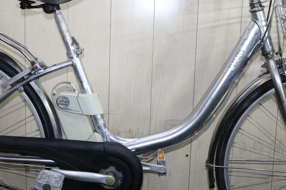 人気良品！パナソニック KE-EHAD63S 26型アルミ 3段 充電器付き