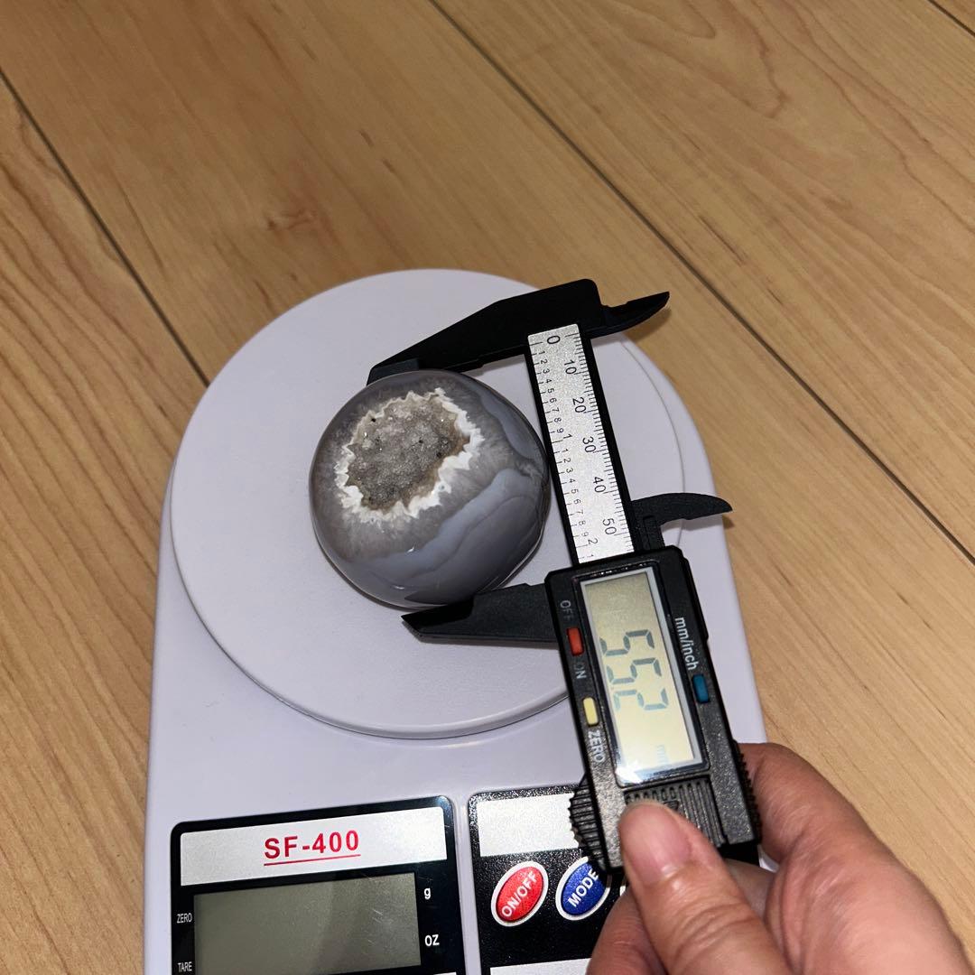 瑪瑙 スフィア 結晶 笑い口 213g 55.2ミリ